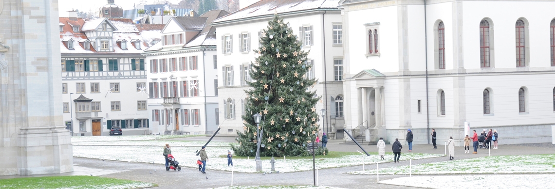 Der Christbaum 2021 auf dem Klosterplatz